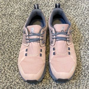 Like new waterproof On cloud 5 size 7.